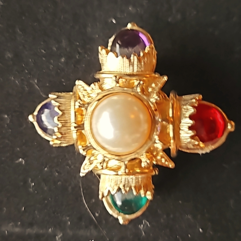 Broche